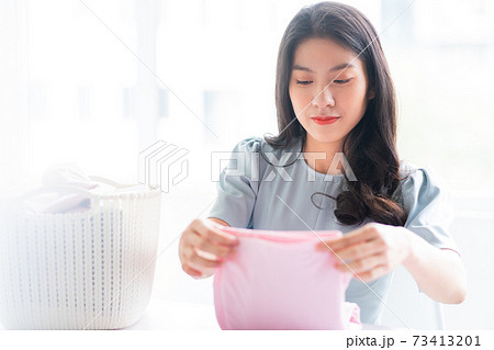 Woman, housewife Woman, housewife 73413201