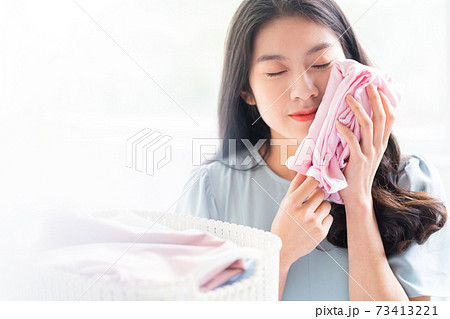 Woman, housewife Woman, housewife 73413221