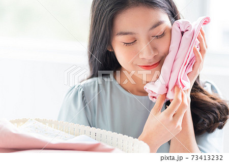 Woman, housewife 73413232