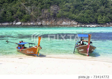 リペ島の美しいサンゴ礁の海 73414772