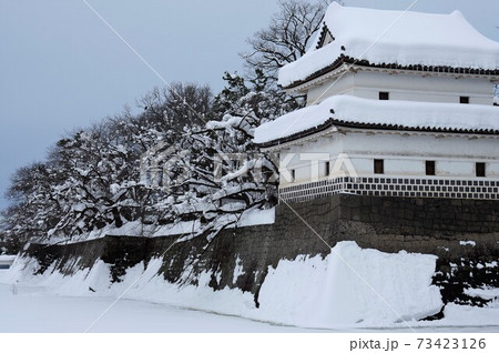 雪の新発田城の写真素材 [73423126] - PIXTA