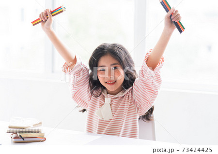 Kid studying Kid studying 73424425