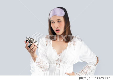 Wakes up late Wakes up late 73429147