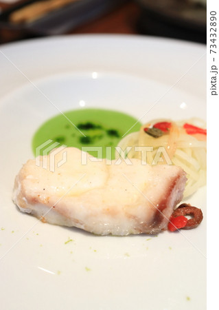 イタリア料理 鮮魚 ハタの写真素材 7343 イタリア料理 鮮魚 ハタの写真素材 7343