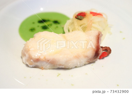 イタリア料理 鮮魚 ハタの写真素材
