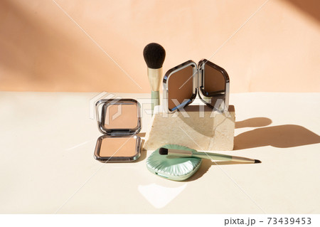 make up brushes 73439453