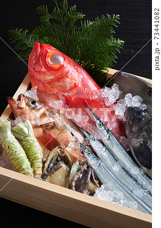 鮮魚盛り合わせ 73441082