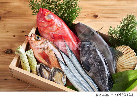 鮮魚盛り合わせ 73441312