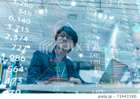 カジュアルなビジネスシーン 73441580