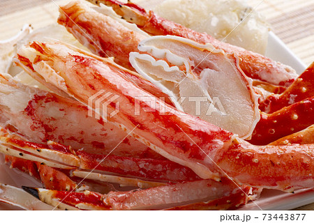 新鮮で濃厚な味のタラバガニ 73443877