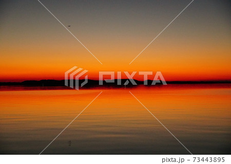 初春の夕焼け　茨城県霞ヶ浦暮色 73443895