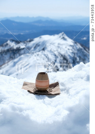 百名山"武尊山"でマテ茶。厳冬期の山岳風景 73443958