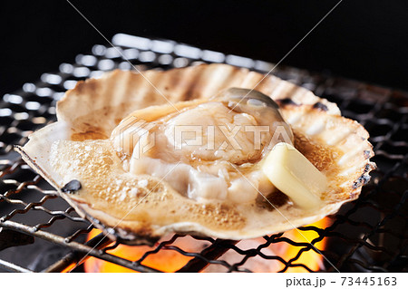 殻付きホタテのバター醤油焼き 73445163