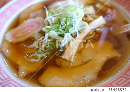 シンプルなラーメン 昔ながらの中華そば シンプルなラーメン 昔ながらの中華そば 73448375