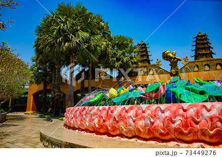 スイティエン公園の石像【ベトナムイメージ】 73449276