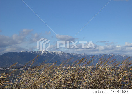 冬の琵琶湖の風景 73449688