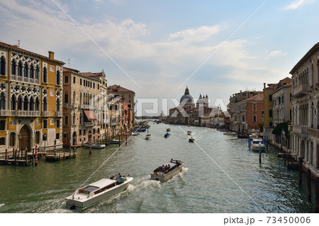 イタリア ヴェネチアのカナルグランデの写真素材