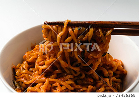 ソース 麺 であれば、 73456369