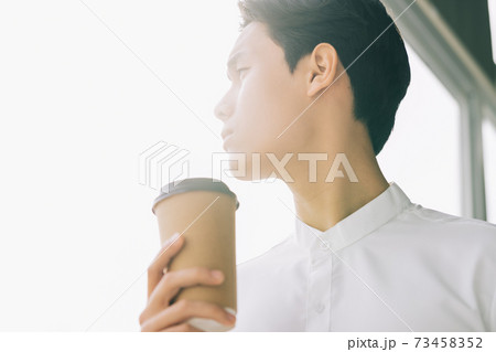 Businessman thinking Businessman thinking 73458352