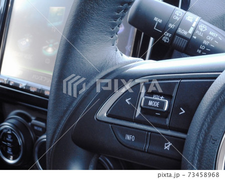 自動車のステアリングオーディオスイッチ 73458968