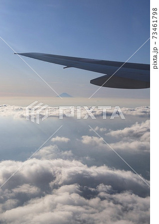 空からの富士山 73461798