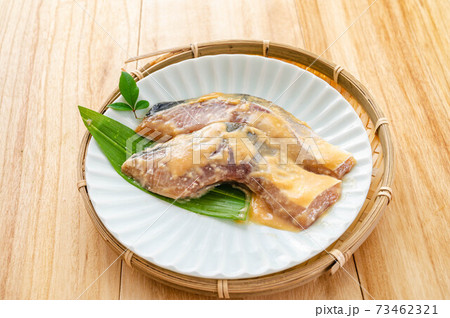 ぶりの味噌粕漬 73462321