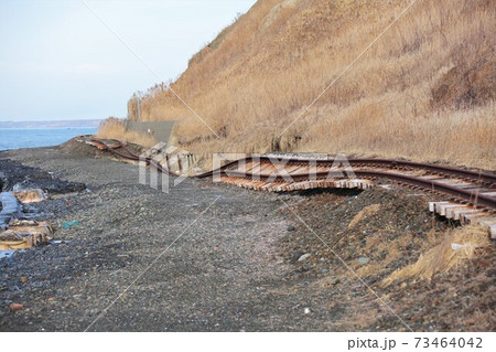 被災した線路(JR北海道・日高本線・大狩部駅付近) 被災した線路(JR北海道・日高本線・大狩部駅付近) 73464042