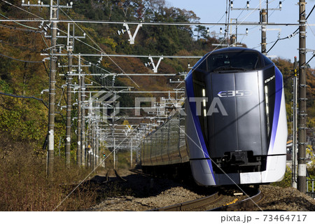 晩秋の裏高尾を走るE353系特急あずさ 晩秋の裏高尾を走るE353系特急あずさ 73464717