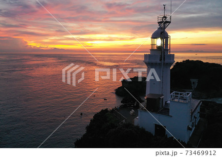 愛媛県伊方町　夕暮れの佐田岬半島 73469912