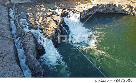 三日月の滝の空撮 73475006