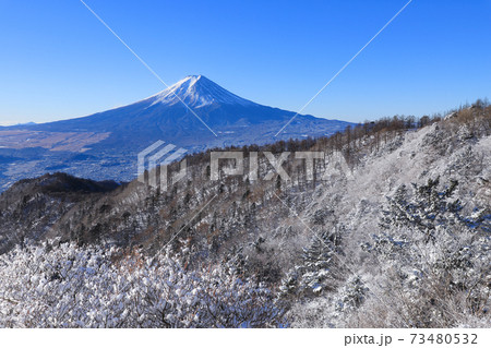 三ッ峠から望む富士山 厳冬 三ッ峠から望む富士山 厳冬 73480532