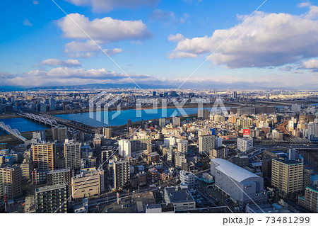 青空広がる淀川方向のパノラマ(梅田スカイビル高層階から) 青空広がる淀川方向のパノラマ(梅田スカイビル高層階から) 73481299