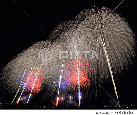 長岡まつり大花火大会「ツインベスビアス大スターマイン」 73486368