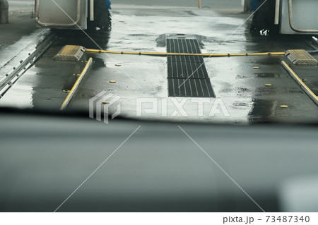 洗車をする前のイメージ素材 洗車をする前のイメージ素材 73487340