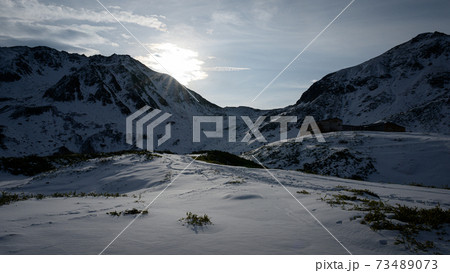 立山：室堂方面から見る雄山 73489073