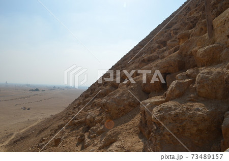 赤いピラミッド 73489157