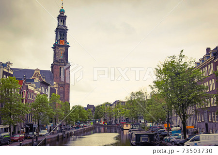 オランダの世界遺産　アムステルダムのシンゲル運河の内側にある17世紀の環状運河地域 73503730