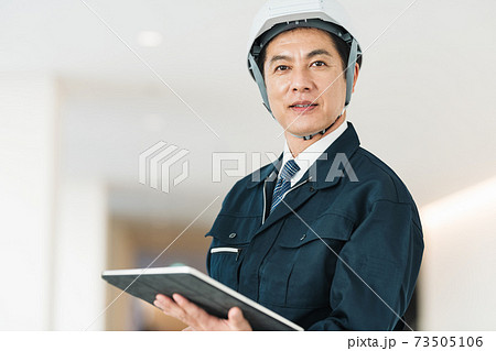 施工管理のミドル男性　撮影協力「LINK FOREST」 73505106