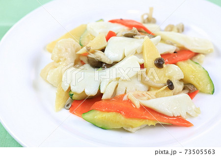 美味しい紋甲イカと野菜の塩炒め 美味しい紋甲イカと野菜の塩炒め 73505563