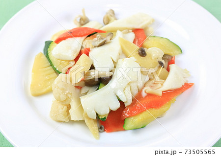 美味しい紋甲イカと野菜の塩炒め 美味しい紋甲イカと野菜の塩炒め 73505565