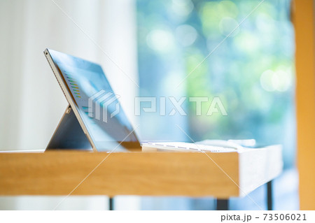 テレワーク　パソコン　デスク　ローテーブル　在宅勤務 73506021