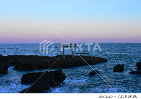 大洗磯前神社 神磯の鳥居 初詣 2021年 丑年 73506086
