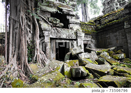 アンコールワット遺跡群のひとコマ 73506796
