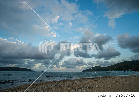 奄美大島　朝焼けの海 73507716