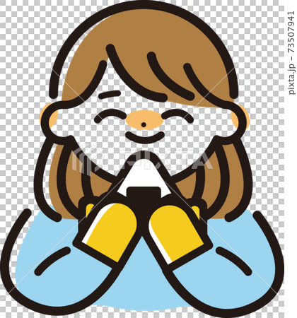 おにぎりを食べる少女 73507941