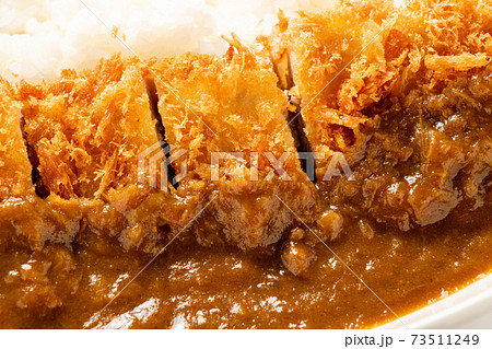 カツカレー(ひれかつカレー)のアップ。 73511249