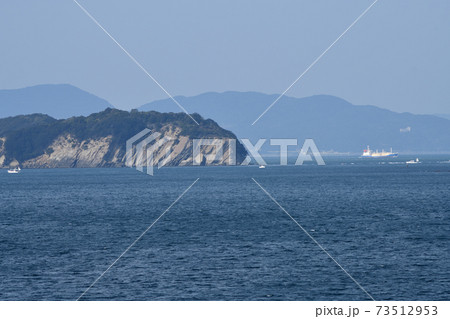 城ヶ崎海岸から虎島(友ヶ島)・中ノ瀬戸を望む 城ヶ崎海岸から虎島(友ヶ島)・中ノ瀬戸を望む 73512953