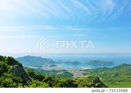 香川県　小豆島　青空の寒霞渓展望台 73513086