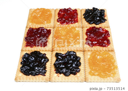 Dry bisquits with marmalade 73513514