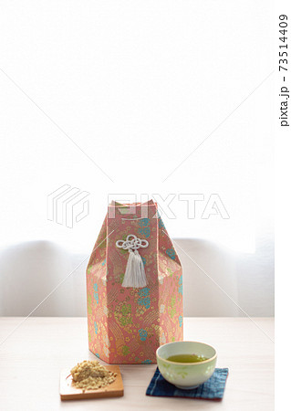 愛犬の遺骨　葬儀　骨壺　お骨 73514409